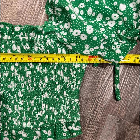 Princess Polly Green & White Floral Puff Sleeve Smocked Crop Top- Size 2 - Picture 4 of 6